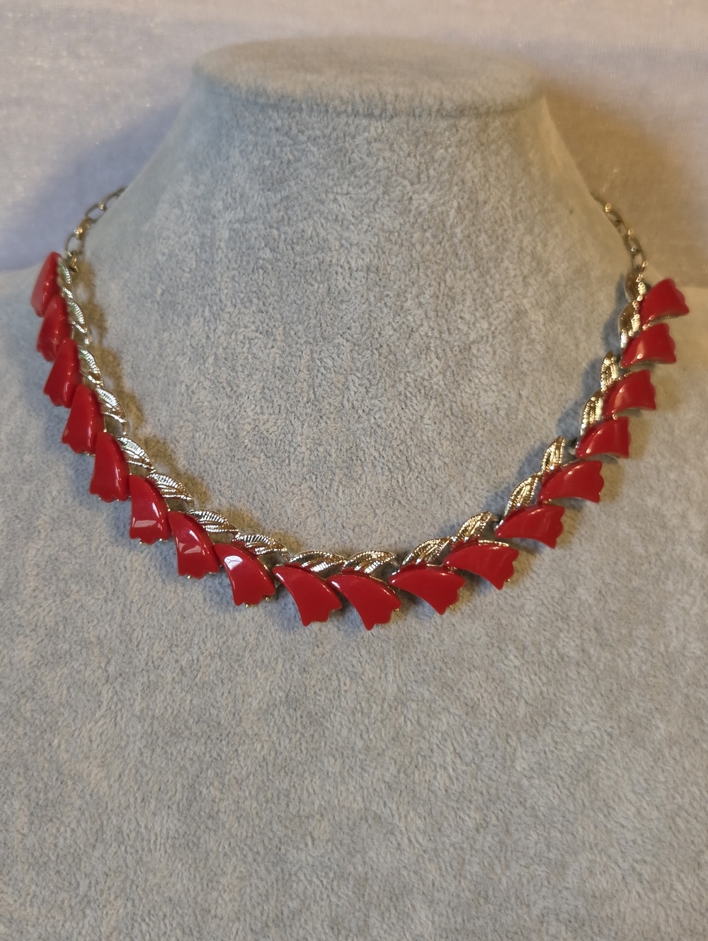 Vintage 60s Red Thermoset Link Choker Necklace